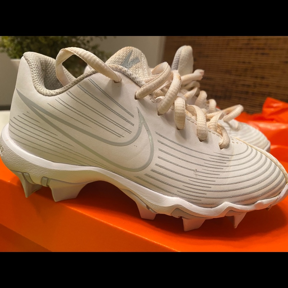 Girls Nike softball cleats
